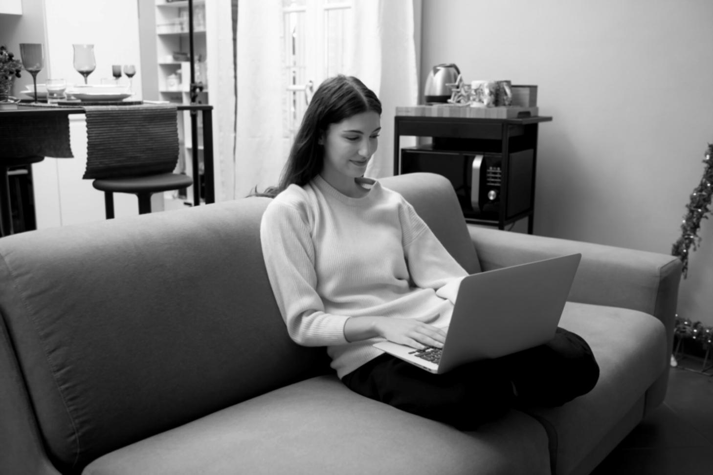 Environnement de travail professionnel avec outils d'analyse d'affaires